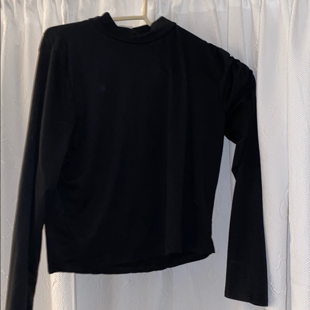 SOFT TURTLE NECK TIGHT BLACK CROP TOP